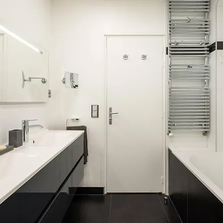 House A/c Arc De Triomphe - 2 Bdr Appartement