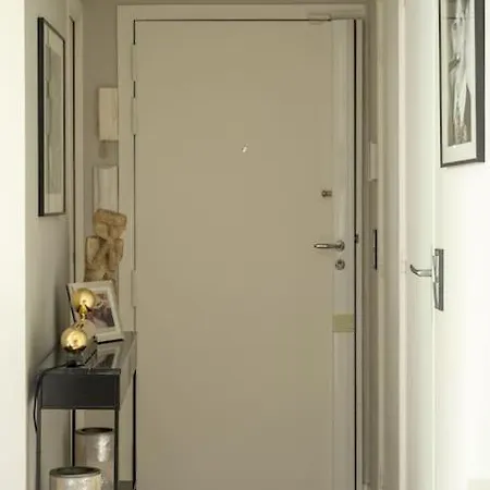 House A/c Arc De Triomphe - 2 Bdr