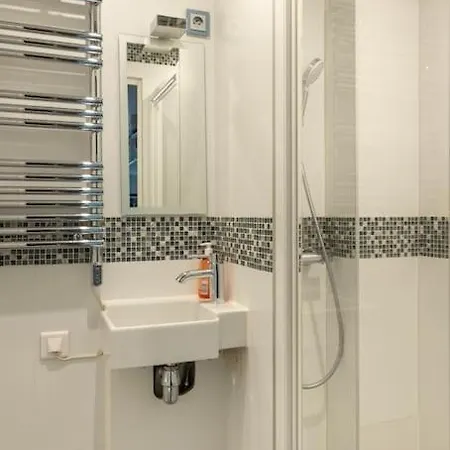 Appartement House A/c Arc De Triomphe - 2 Bdr