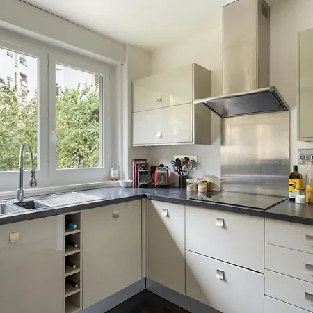 Appartement House A/c Arc De Triomphe - 2 Bdr *